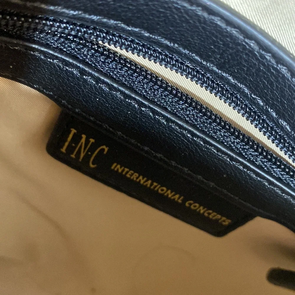 Inc - Picture 4 of 5